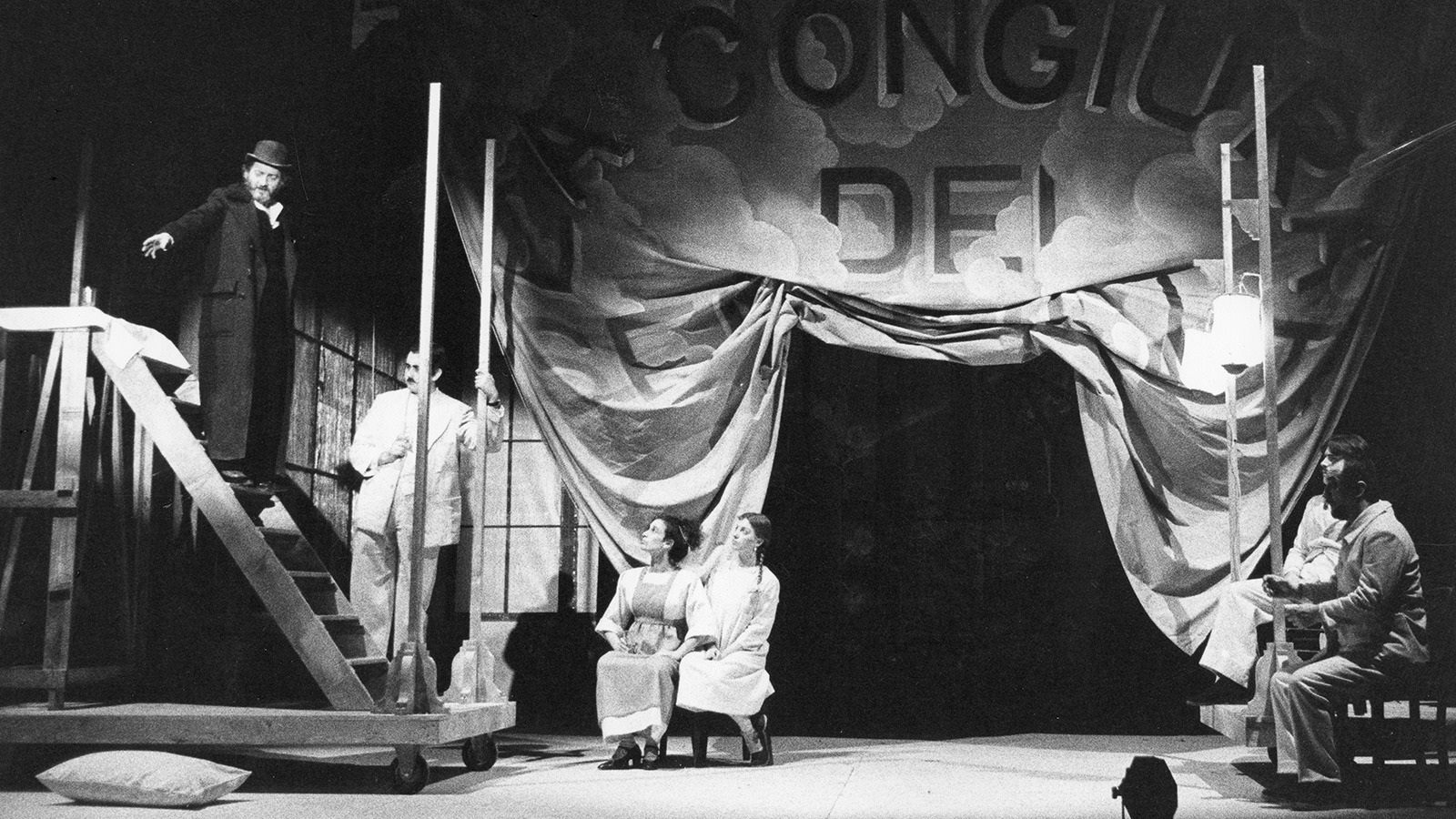 1976, La congiura dei sentimenti in scena