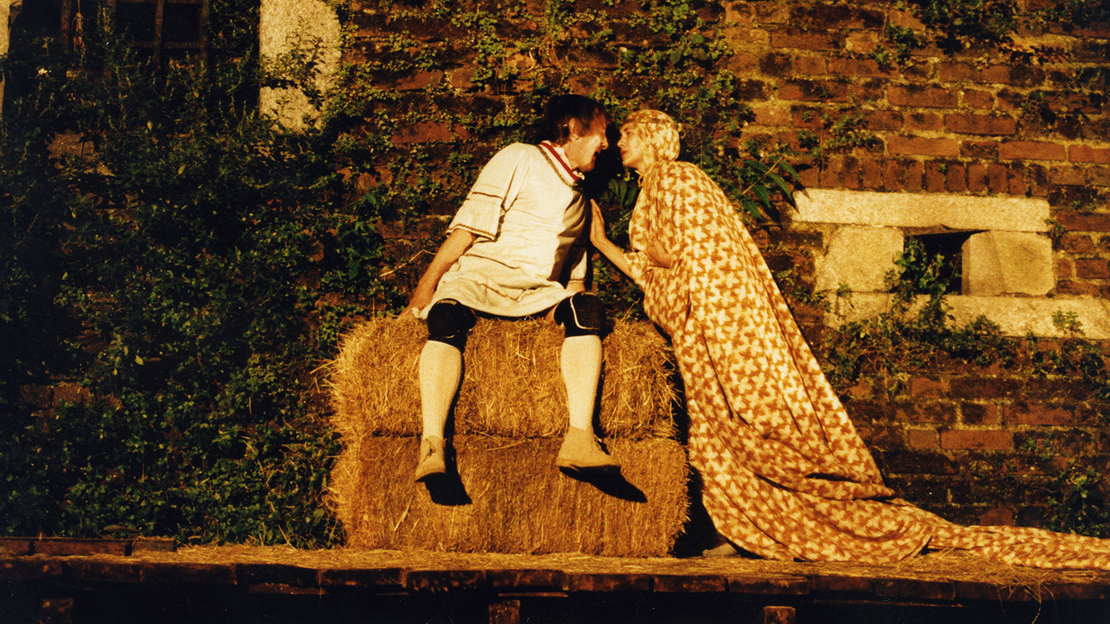 1996, La cerca del Graal