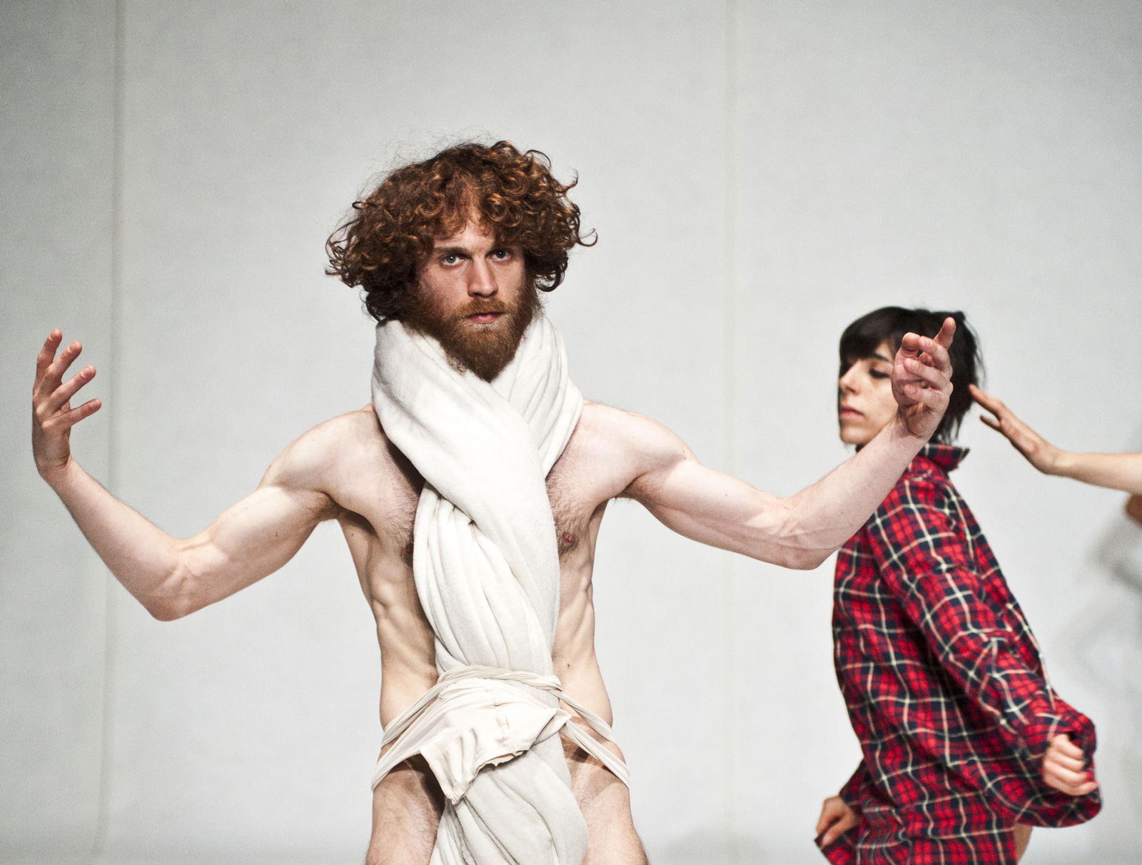 Coreografia ballerino con barba