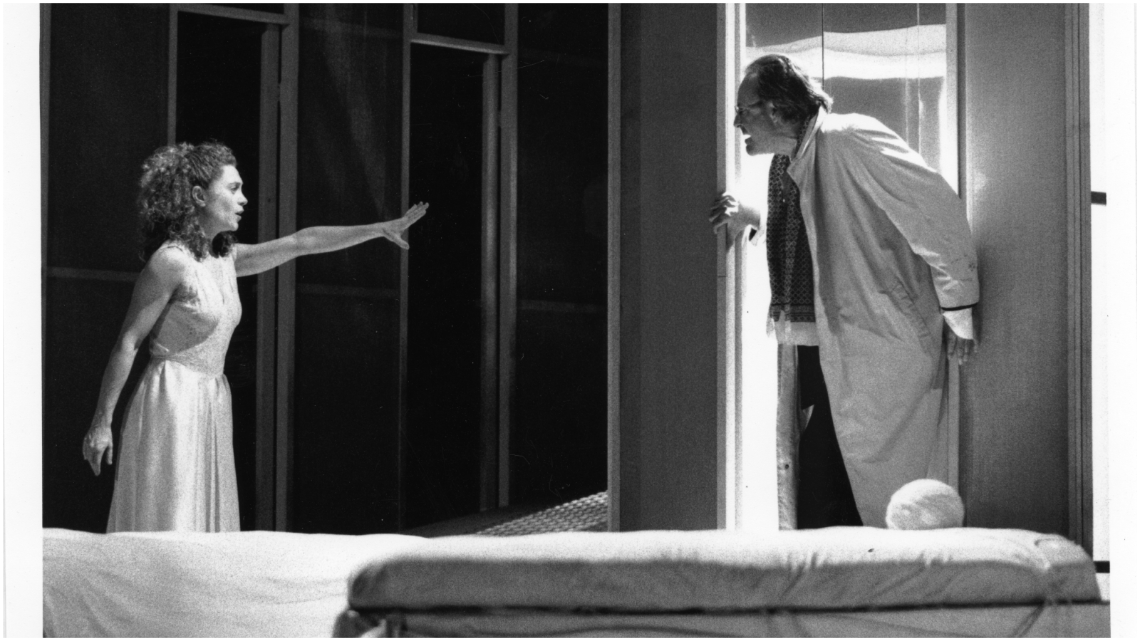 2000, Hotel dei due mondi